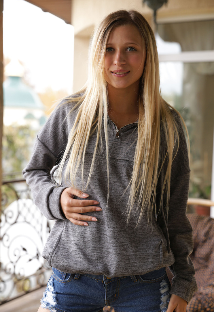 Adriana C精品写真视频第十九弹